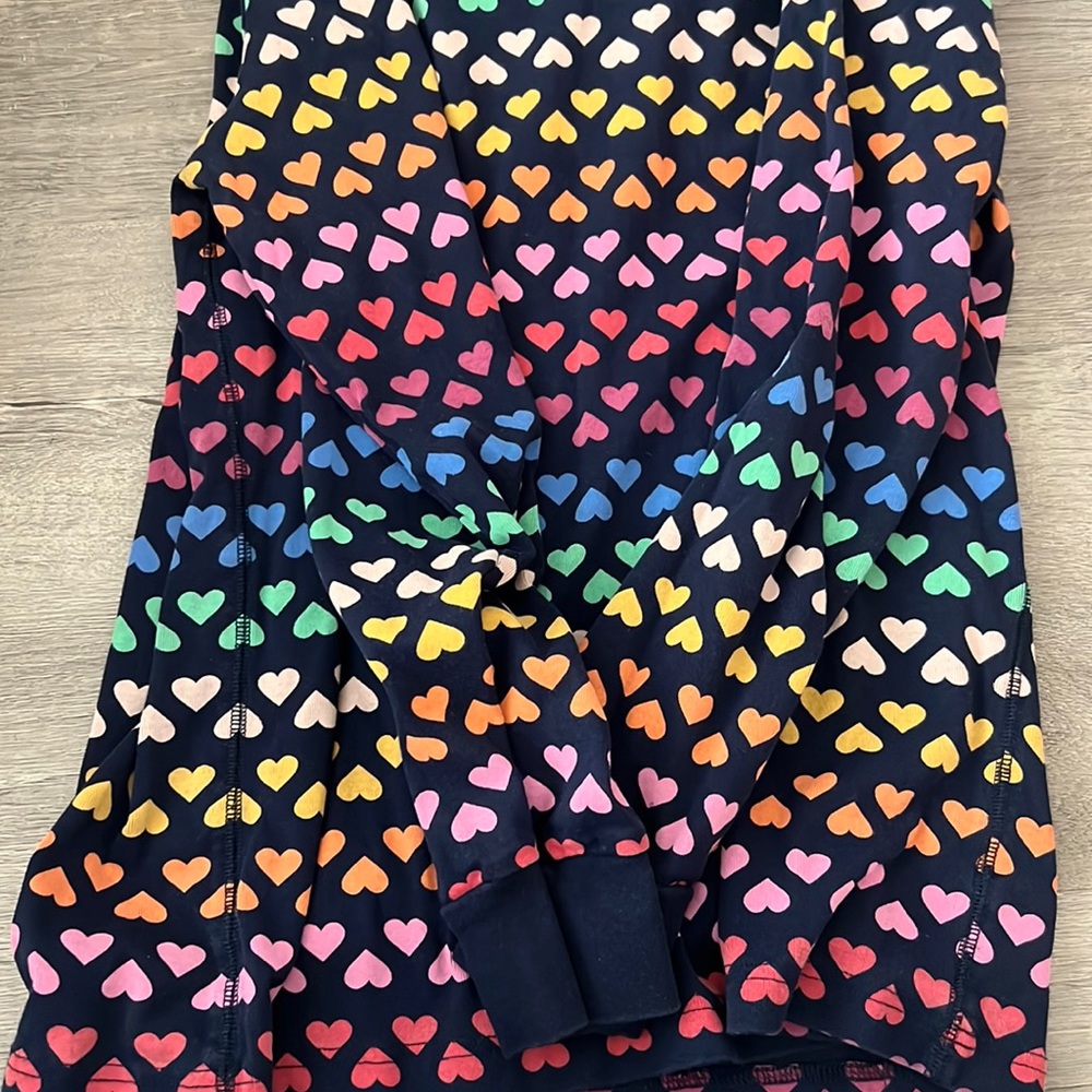 Primary . Com size Large heart pj top